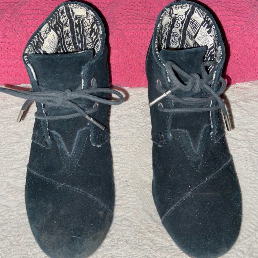 Tom’s suede Wedge Bootie size 7.5